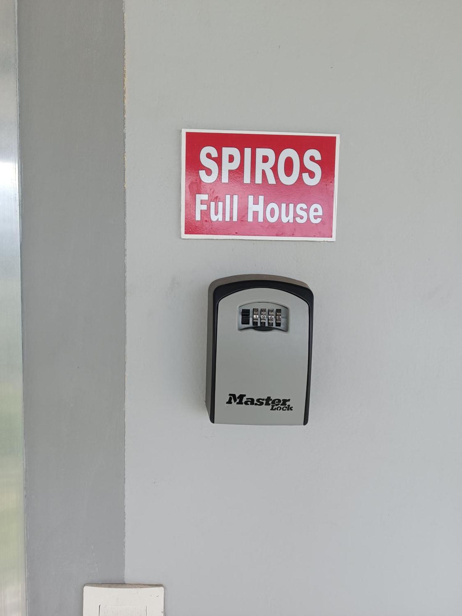 شقة Spiros Full House In Marathias المظهر الخارجي الصورة